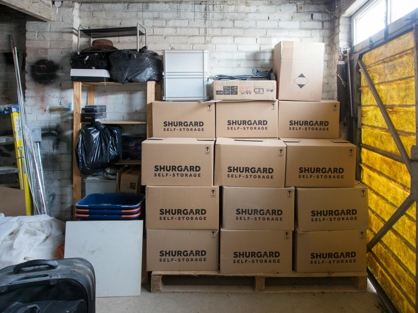 DC storage unit